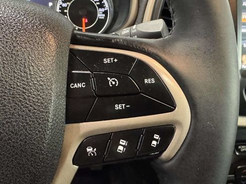 Used 2018 Jeep Cherokee Limited w/ Technology Group AWD/4WD image 24