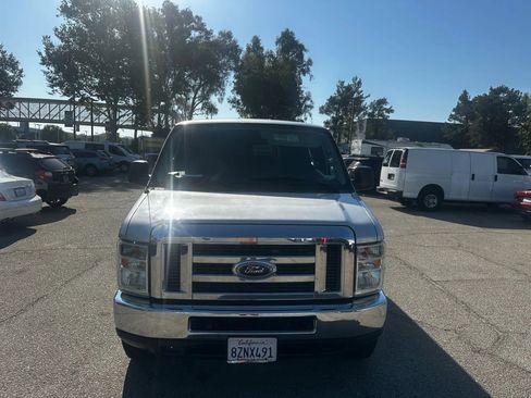 Used 2011 Ford E-350 and Econoline 350 XLT image 4