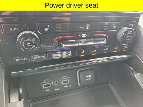 Certified 2024 Jeep Grand Cherokee Altitude AWD/4WD image 17