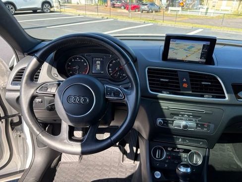 Used 2017 Audi Q3 2.0T Premium Plus w/ Premium Plus Package AWD/4WD image 18