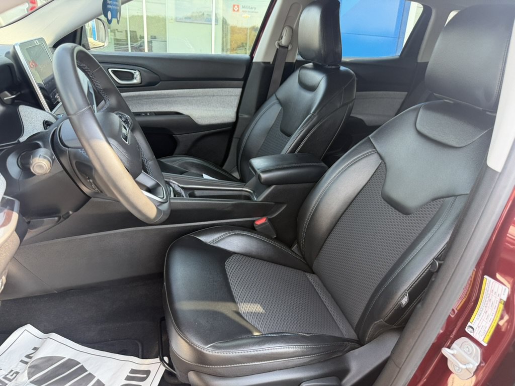Used 2022 Jeep Compass Latitude AWD/4WD image 17