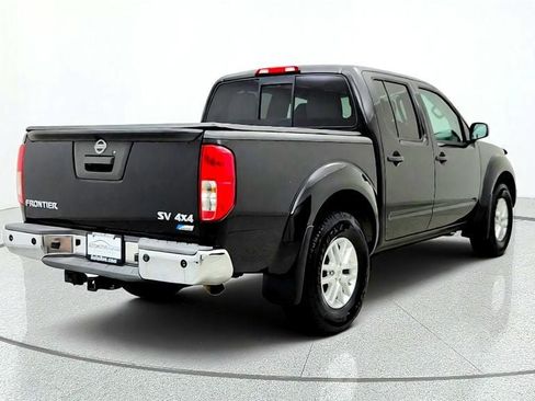 Used 2017 Nissan Frontier SV w/ SV Value Truck Package AWD/4WD image 5