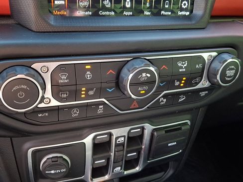 Certified 2020 Jeep Wrangler Unlimited Rubicon AWD/4WD image 16