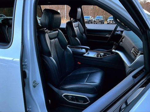 Used 2024 Jeep Wagoneer L Series II w/ Flexible Seating Group image 6