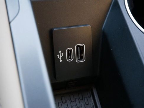 Used 2025 Lincoln Nautilus Reserve w/ Jet Appearance Package image 26