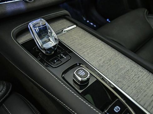 Certified 2023 Volvo XC90 T8 Ultimate AWD/4WD image 22