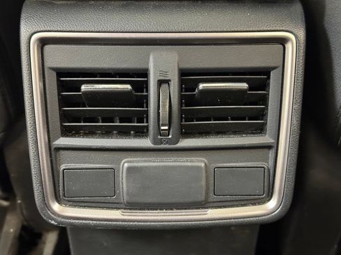 Used 2022 Subaru Forester Premium AWD/4WD image 19