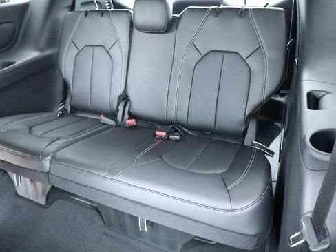 New 2026 Chrysler Pacifica Select FWD image 13