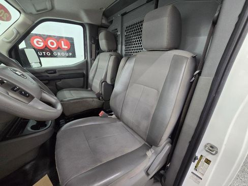 Used 2021 Nissan NV 2500 S image 12