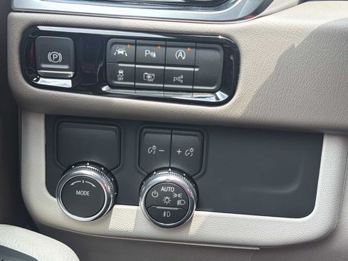 New 2026 GMC Yukon Denali w/ Sun & Power Step Package RWD image 17