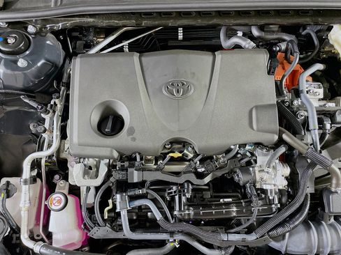 Used 2025 Toyota Camry SE w/ Convenience Package image 32