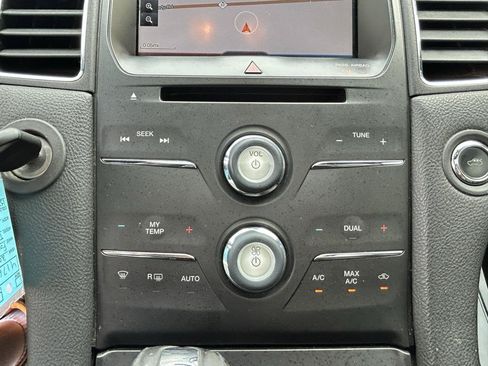 Used 2013 Ford Taurus SEL AWD/4WD image 25