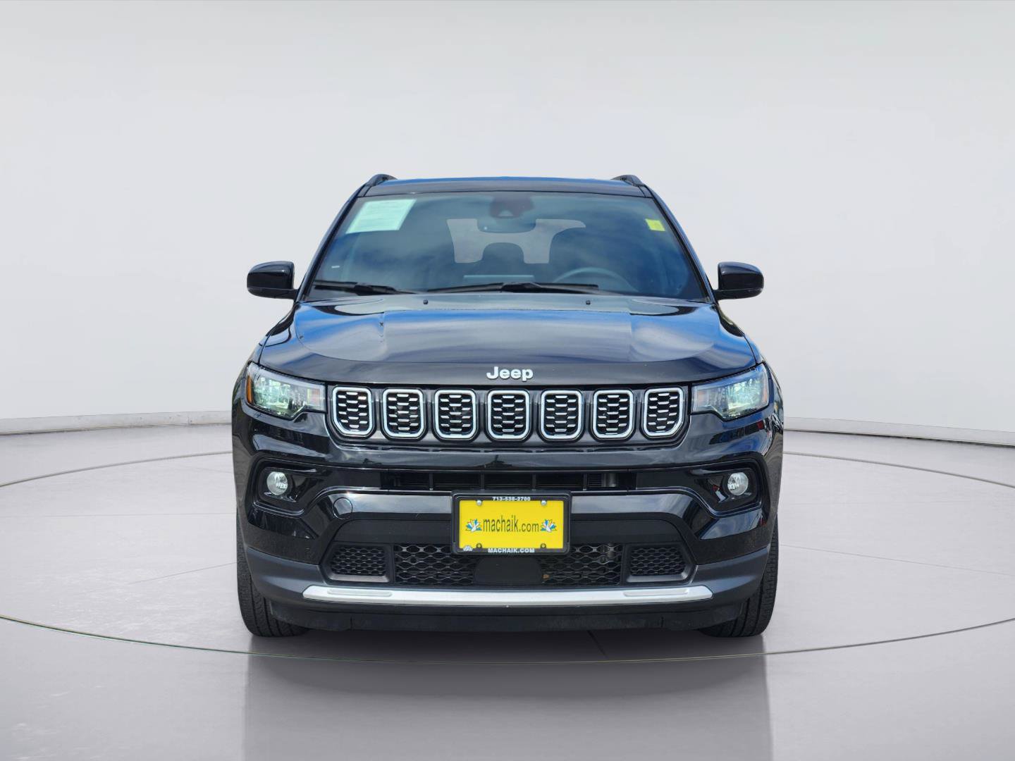 Used 2025 Jeep Compass Limited AWD/4WD image 2