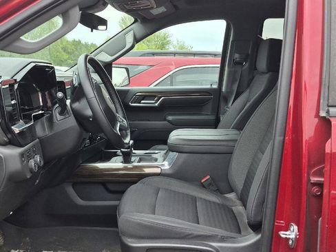 Used 2023 Chevrolet Silverado 1500 LT Trail Boss w/ Protection Package AWD/4WD image 6