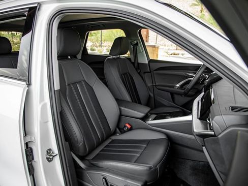 Certified 2025 Audi Q5 Premium w/ Convenience Package AWD/4WD image 26