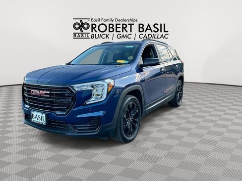 Used 2022 GMC Terrain SLE w/ Driver Convenience Package AWD/4WD image 4
