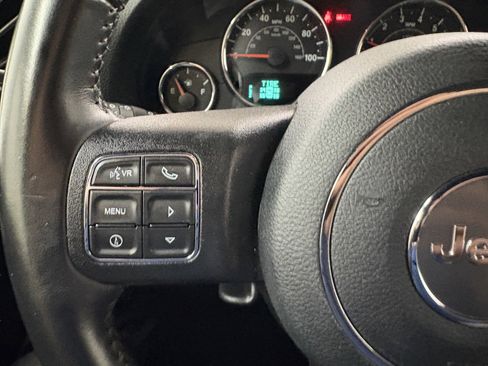 Used 2018 Jeep Wrangler Unlimited Sport w/ Connectivity Group image 17