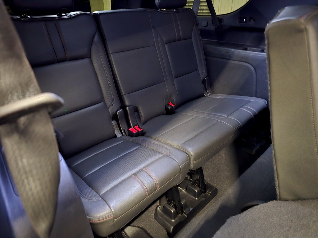 Used 2024 Chevrolet Suburban RST RWD image 37