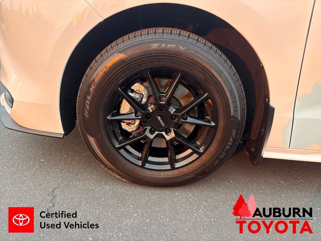 Certified 2025 Toyota Sienna LE AWD/4WD image 10
