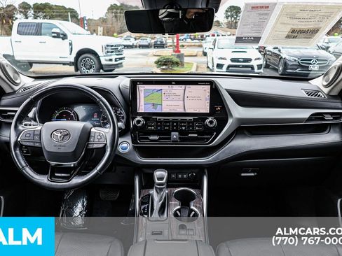 Used 2021 Toyota Highlander Platinum image 32