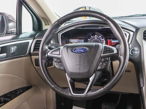 Used 2019 Ford Fusion SEL image 12