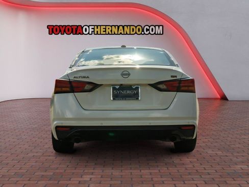 Used 2025 Nissan Altima 2.5 SR FWD image 6