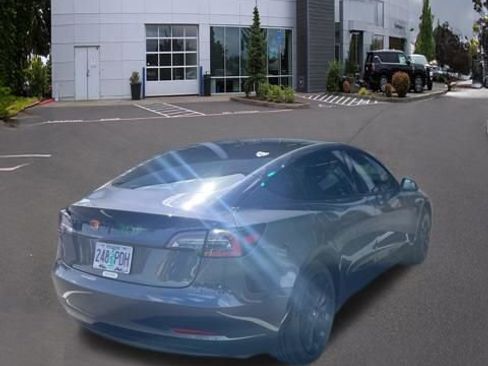 Used 2023 Tesla Model 3 Standard Range image 13