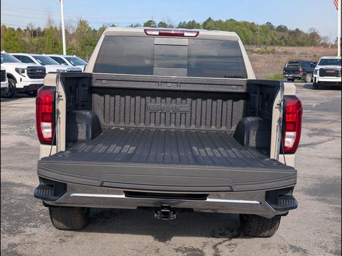New 2026 GMC Sierra 1500 SLE w/ Preferred Package AWD/4WD image 17