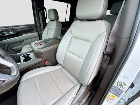 Used 2023 GMC Yukon XL SLT AWD/4WD image 23