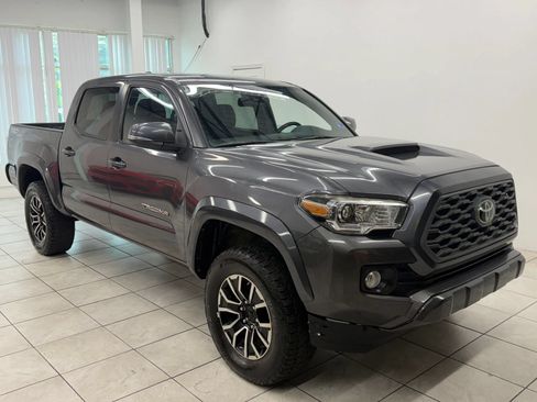 Used 2020 Toyota Tacoma TRD Sport AWD/4WD image 1