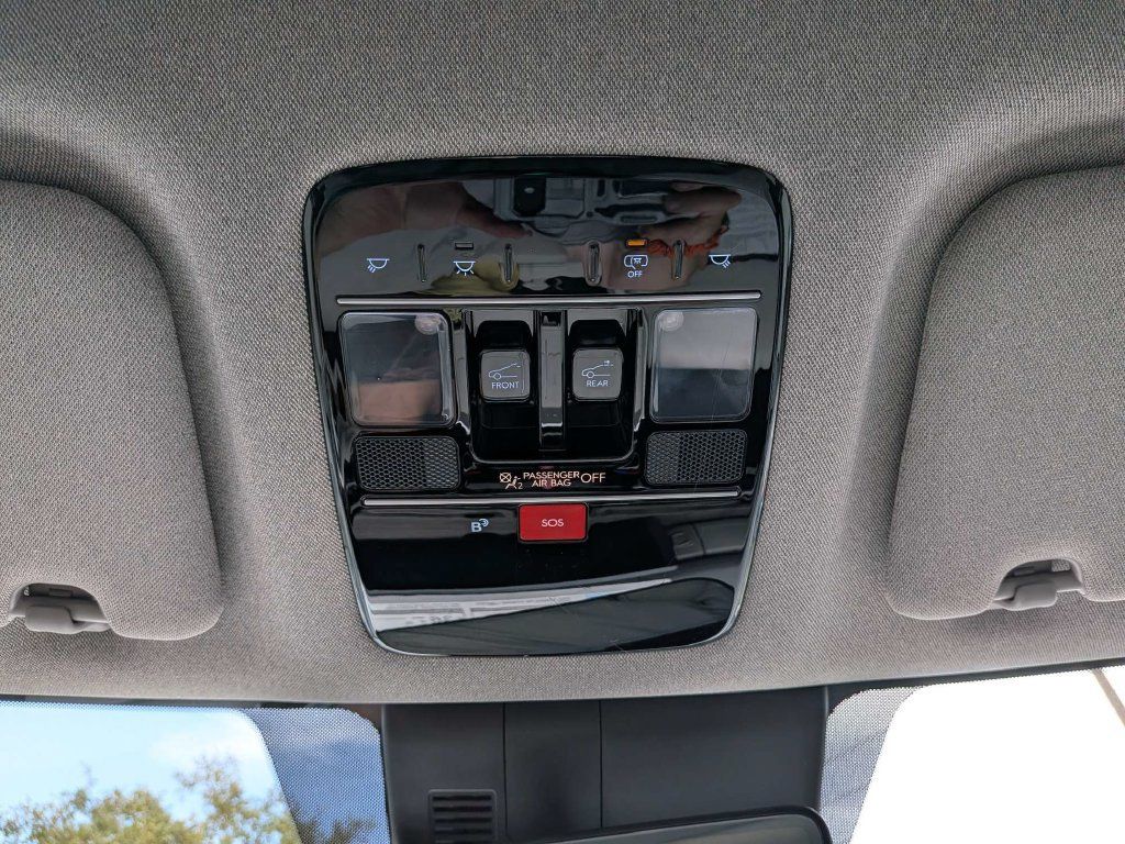 Used 2024 Hyundai Santa Fe Limited FWD image 32