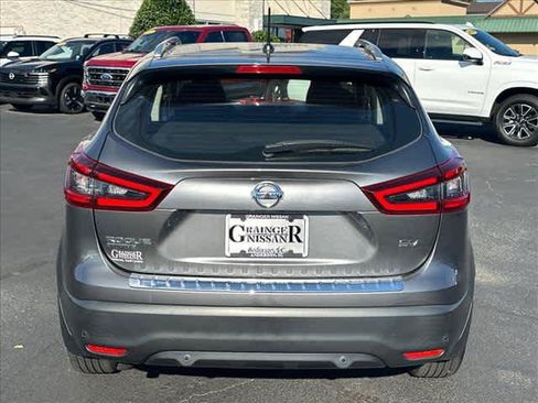 Used 2021 Nissan Rogue Sport SV FWD image 4