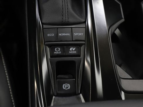 Used 2025 Toyota Camry SE w/ Convenience Package image 23