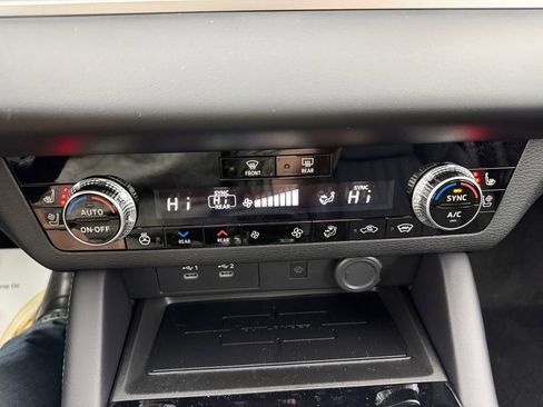 New 2026 Mitsubishi Outlander SEL image 33