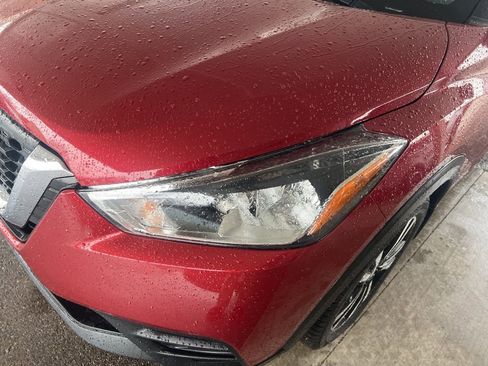 Used 2018 Nissan Kicks SV image 27