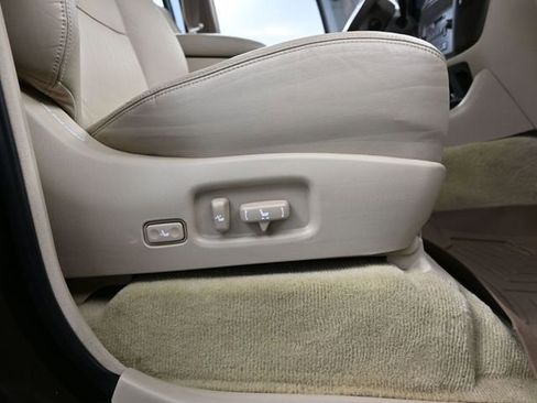 Used 2006 Toyota Land Cruiser image 48