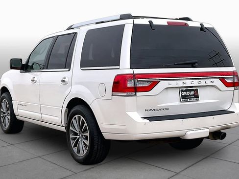 Used 2017 Lincoln Navigator Select AWD/4WD image 12