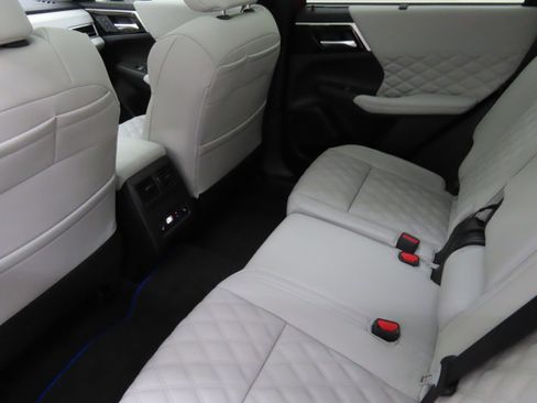 New 2025 Mitsubishi Outlander SEL image 22