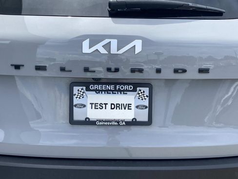 Used 2022 Kia Telluride EX w/ EX Premium Package AWD/4WD image 6