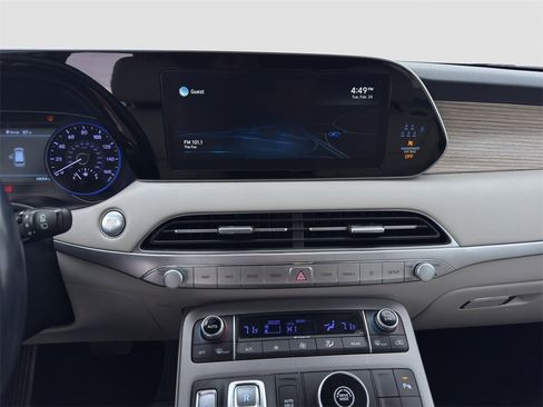 Used 2022 Hyundai Palisade SEL w/ Premium Package image 16