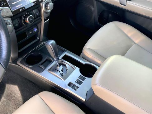 Used 2021 Toyota 4Runner SR5 Premium image 17