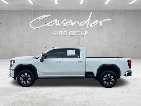 Used 2025 GMC Sierra 2500 Denali w/ Denali Reserve Package AWD/4WD image 16