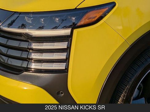 Certified 2025 Nissan Kicks SR FWD image 10