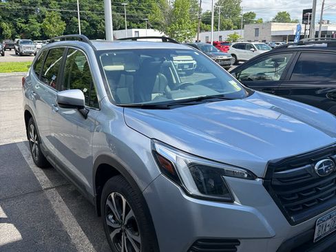 Used 2022 Subaru Forester Limited AWD/4WD image 3
