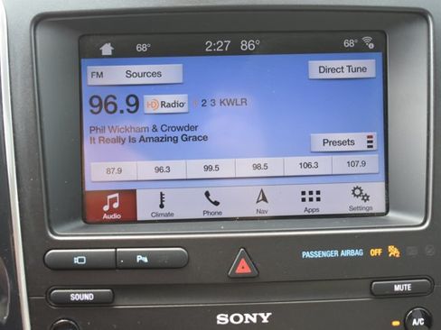 Used 2019 Ford Explorer Limited w/ Limited Luxury Package FWD image 27
