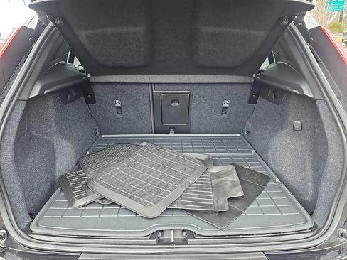 Certified 2023 Volvo XC40 B5 Plus w/ Climate Package image 34