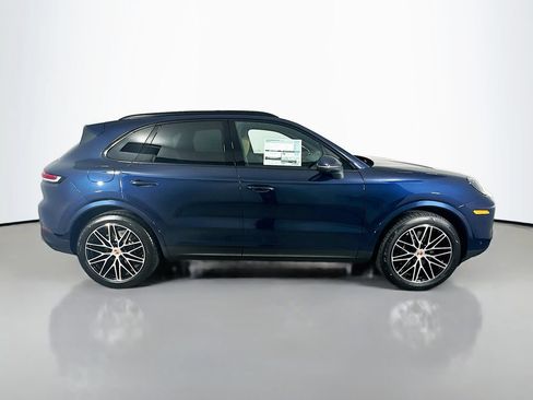 Certified 2026 Porsche Cayenne AWD/4WD image 8
