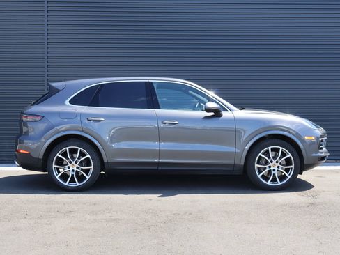 Certified 2023 Porsche Cayenne AWD/4WD image 9