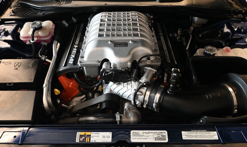Used 2015 Dodge Challenger SRT Hellcat RWD image 19
