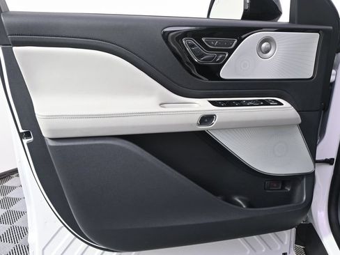 New 2026 Lincoln Aviator Reserve AWD/4WD image 23